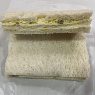 Sandwich de miga de Huevo, Aceitunas y Queso