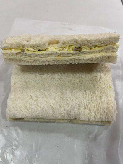 Sandwich de miga de Huevo, Aceitunas y Queso